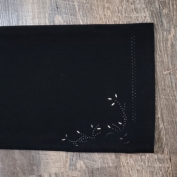 Gently Loved women's dress style pant with beautiful artwork cut out by Talbot - Picture 14 of 15